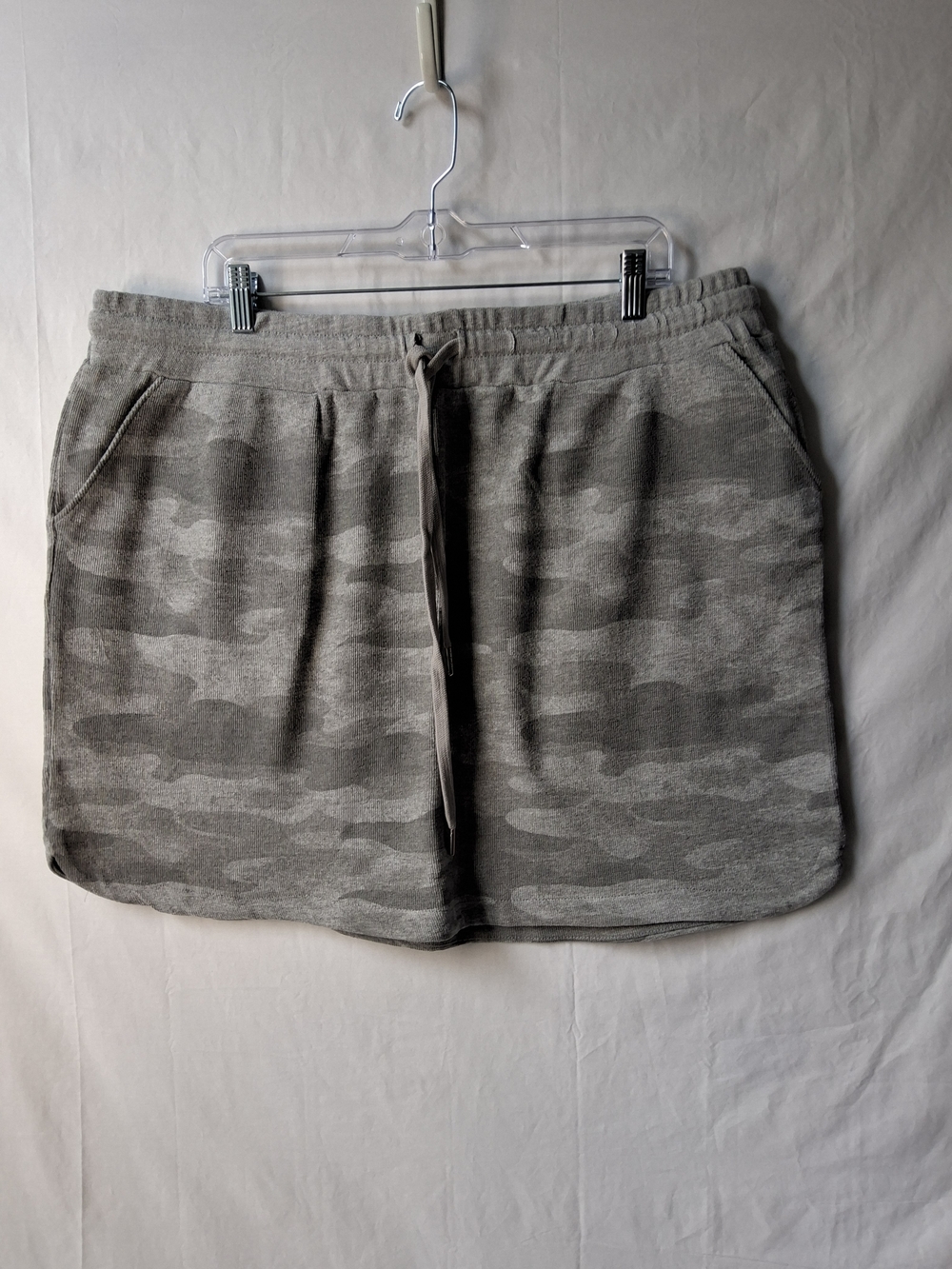 Maurices Gray Camo‎ Drawstring Skort